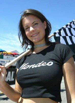 mondeo_girl.jpg (51.71 KБ) Видяна 2379 пъти mondeo_girl.jpg