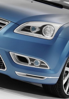 2004ford_focus_vignale_concept_10s.jpg